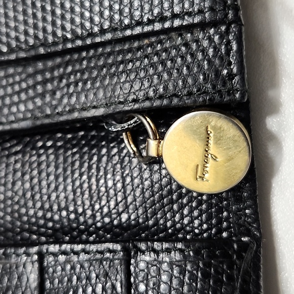 Salvatore Ferragamo Wallet - Picture 8 of 13